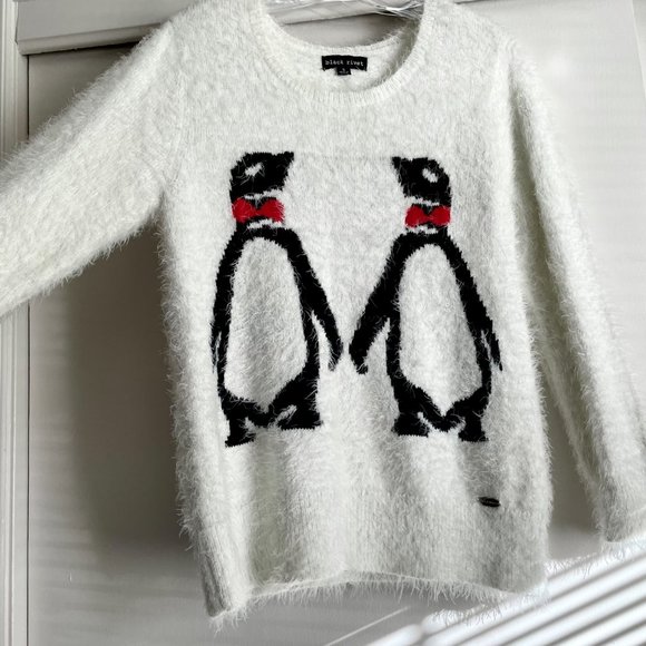 Black Rivet Christmas Holiday Bow Tie Penquin Pals Eyelash Sweater White/Black S - Picture 9 of 9